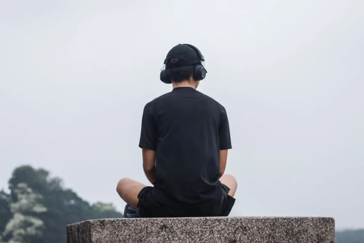 headphones meditation